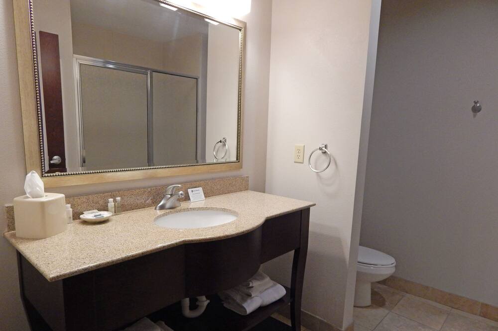 Photo of Bathroom in Burkburnett
