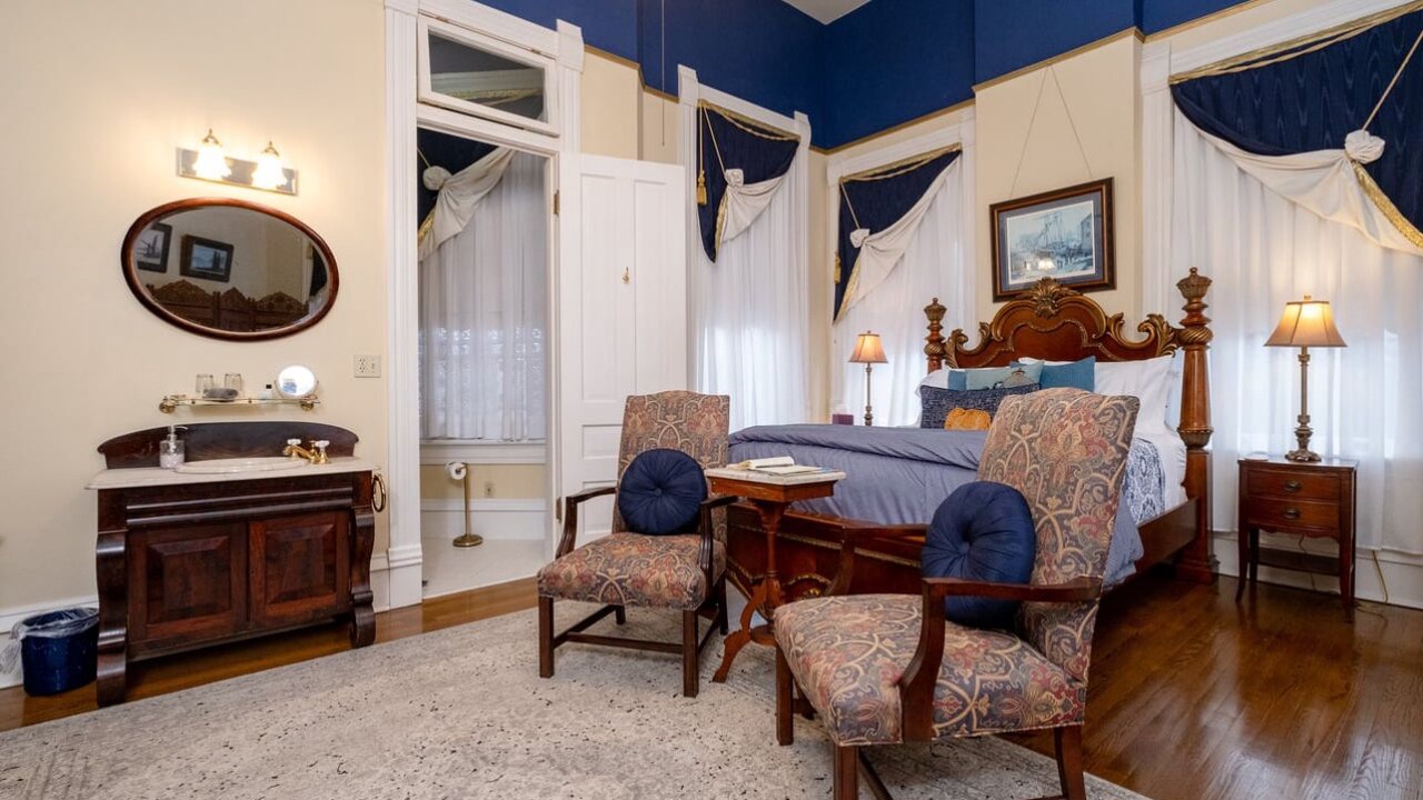 Photo of Bedroom in East of Broadway