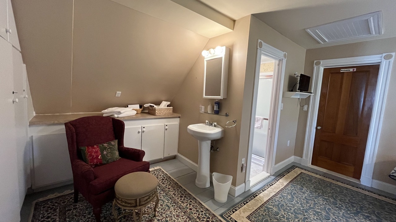 Photo of Livingroom in Ashland