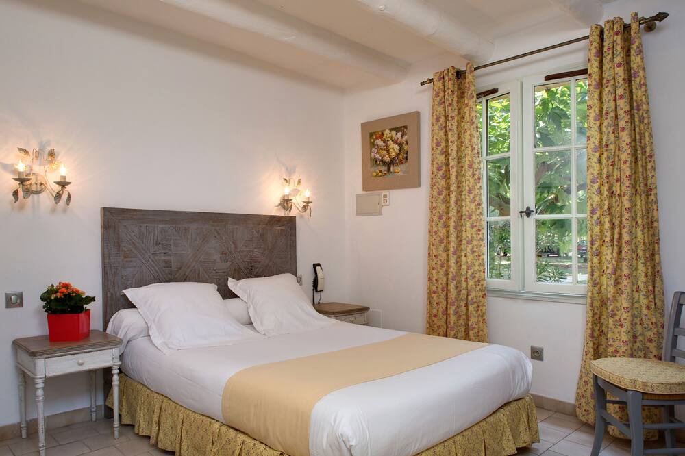 Photo of Bedroom in Aigues-Mortes