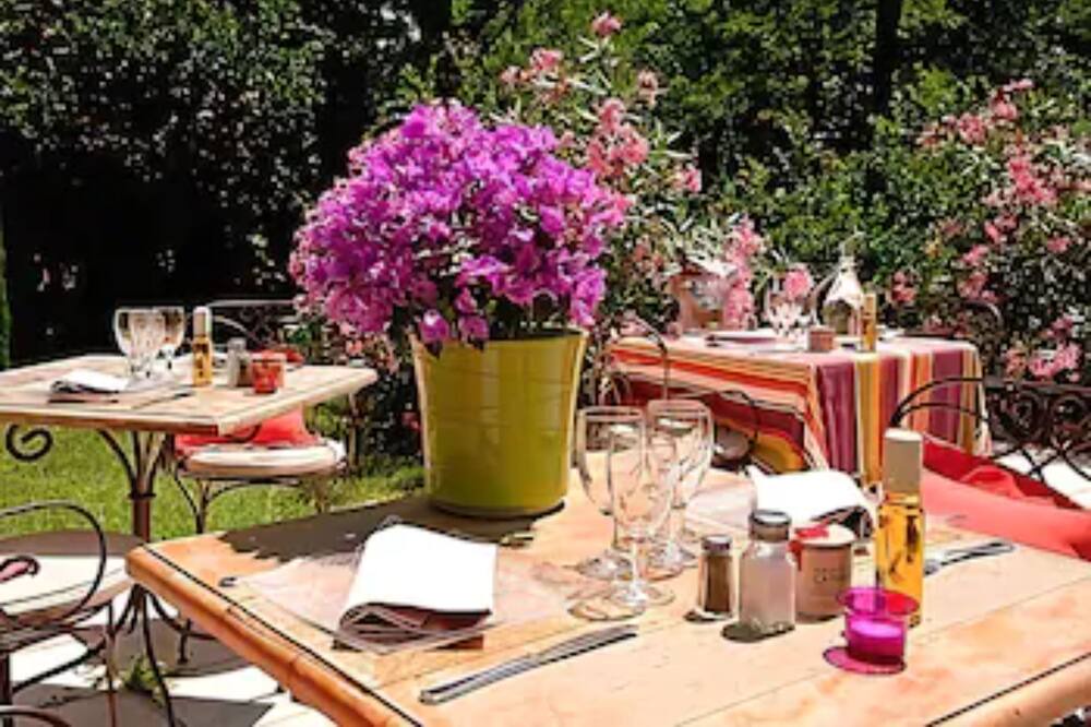 Photo of Outdoor in Aigues-Mortes