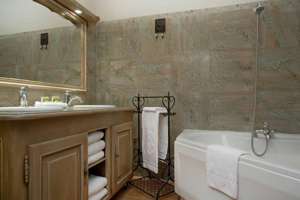 Photo of Bathroom in Aigues-Mortes