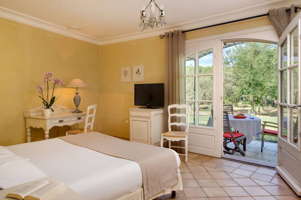 Photo of Bedroom in Aigues-Mortes