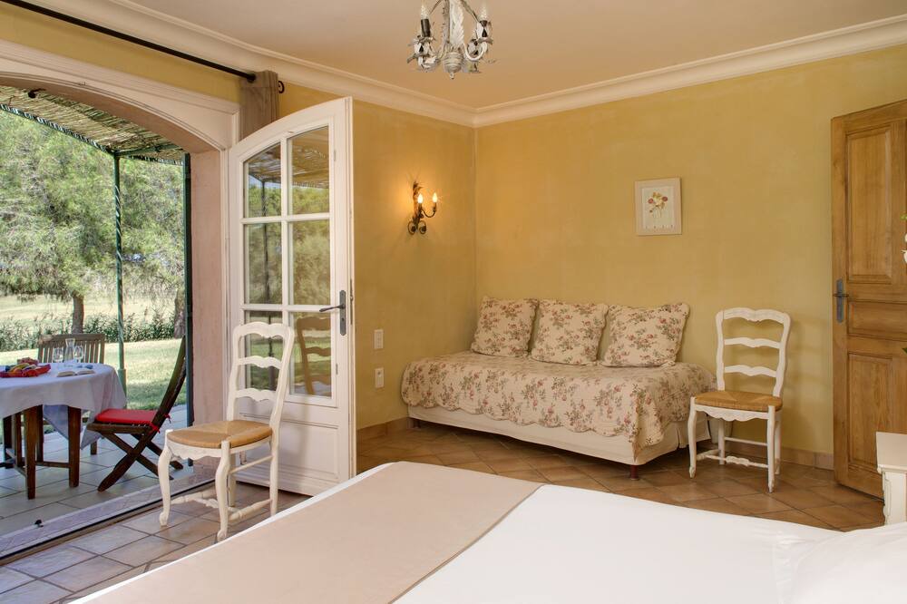 Photo of Bedroom in Aigues-Mortes