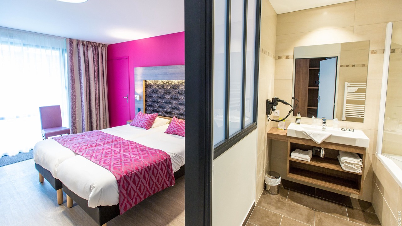 Photo of Bedroom in Saint-Brice-en-Cogles
