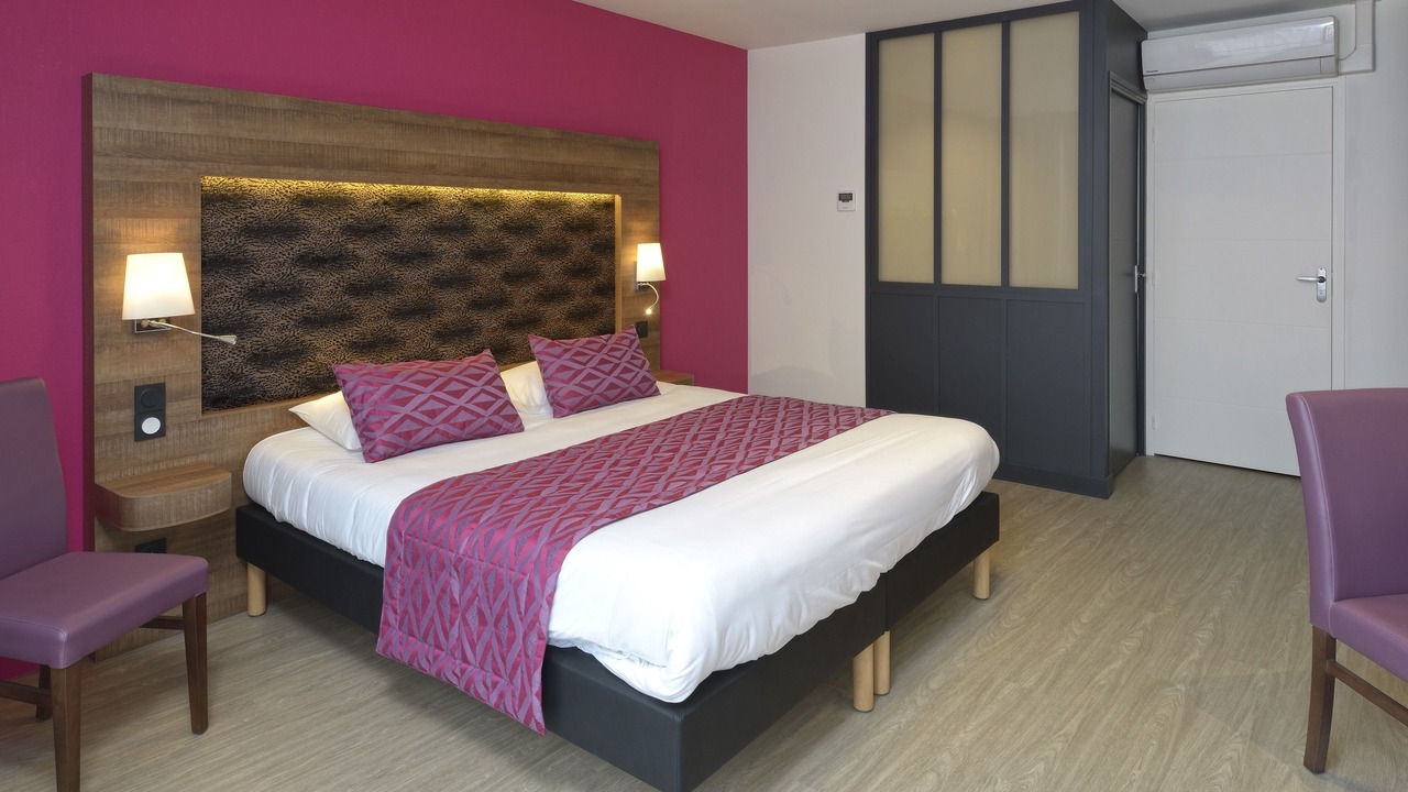 Photo of Bedroom in Saint-Brice-en-Cogles