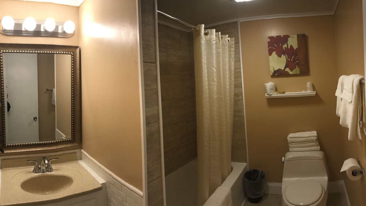 Photo of Bathroom in Niagara Falls