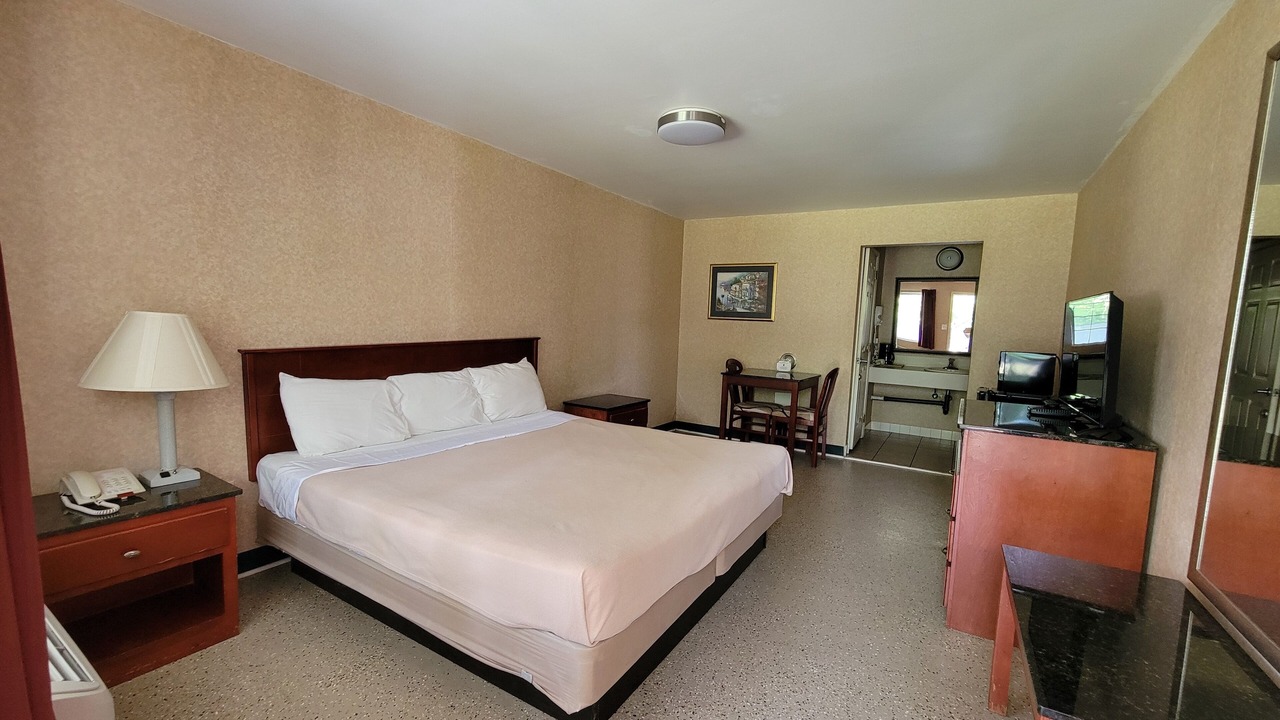 Photo of Bedroom in Pomona