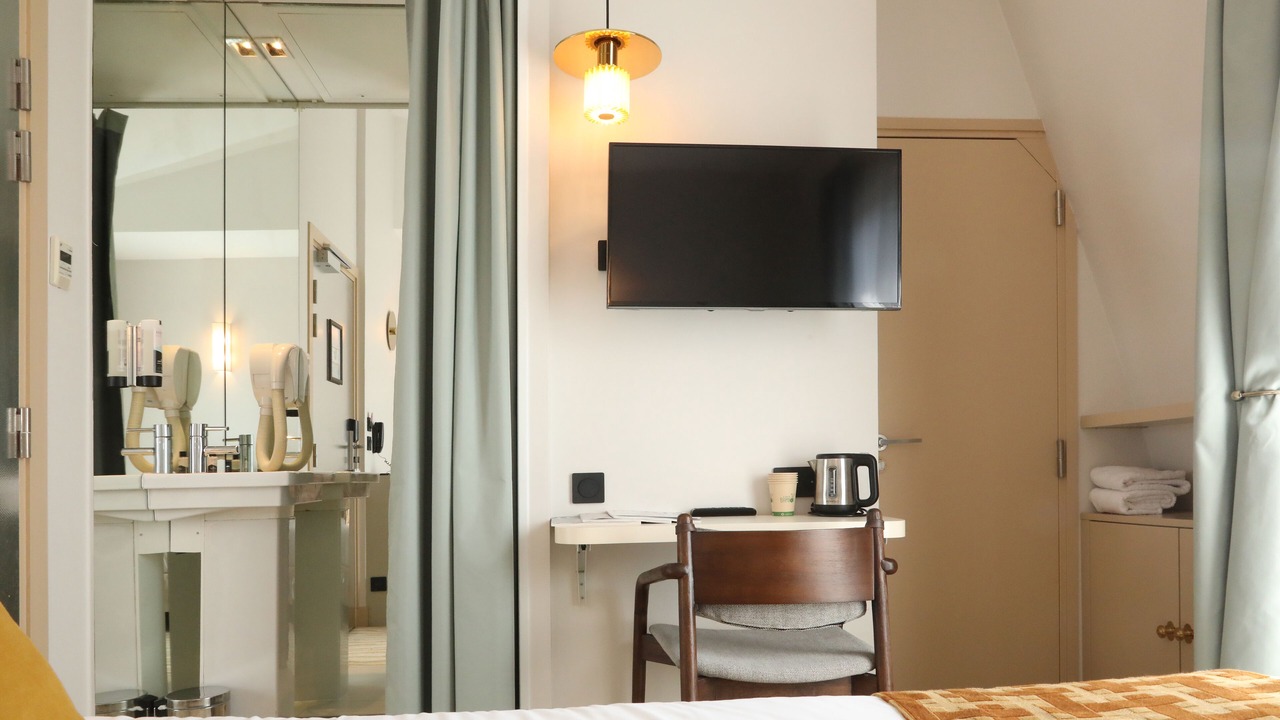 Photo of Bedroom in Val-de-Grace