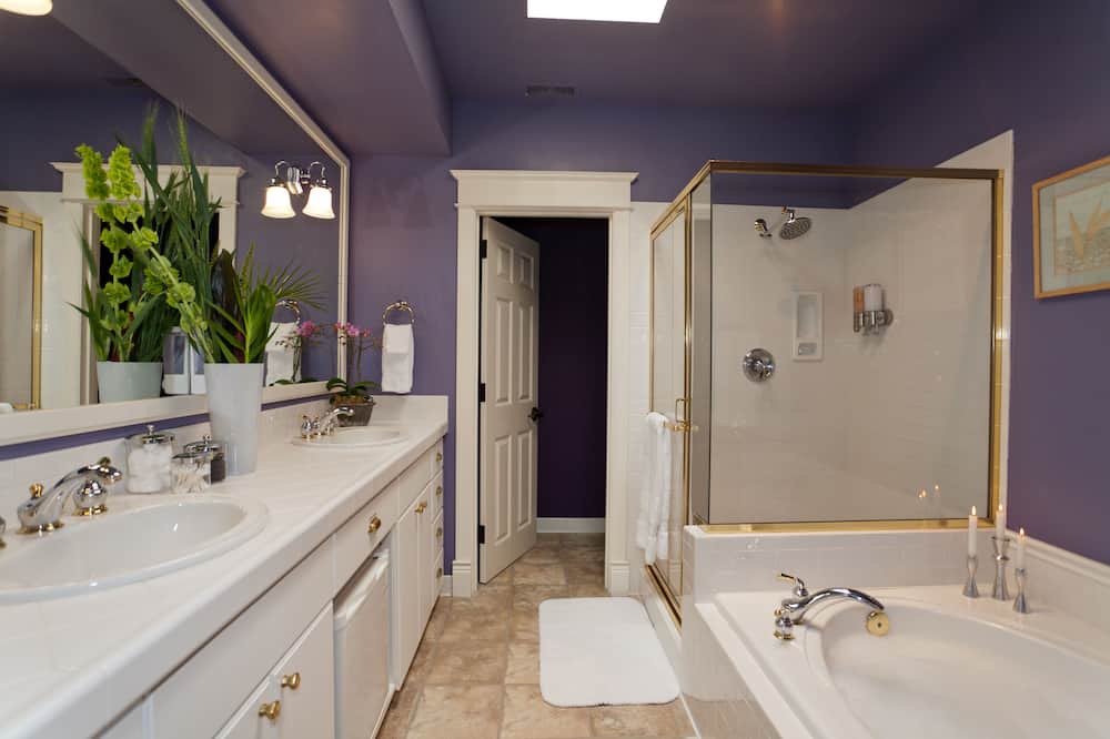 Photo of Bathroom in Orenco Station