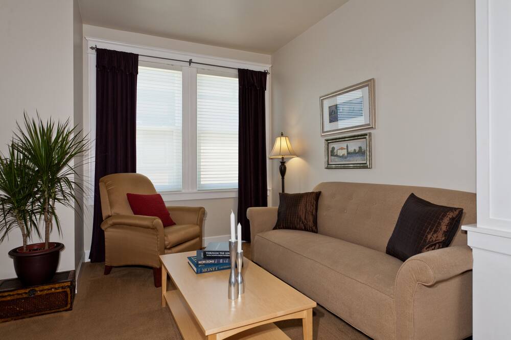 Photo of Livingroom in Orenco Station