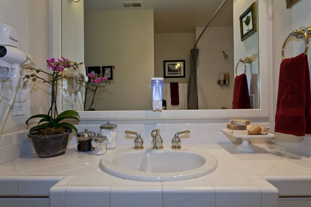 Photo of Bathroom in Orenco Station