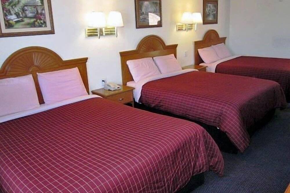 Photo of Bedroom in Hutchins