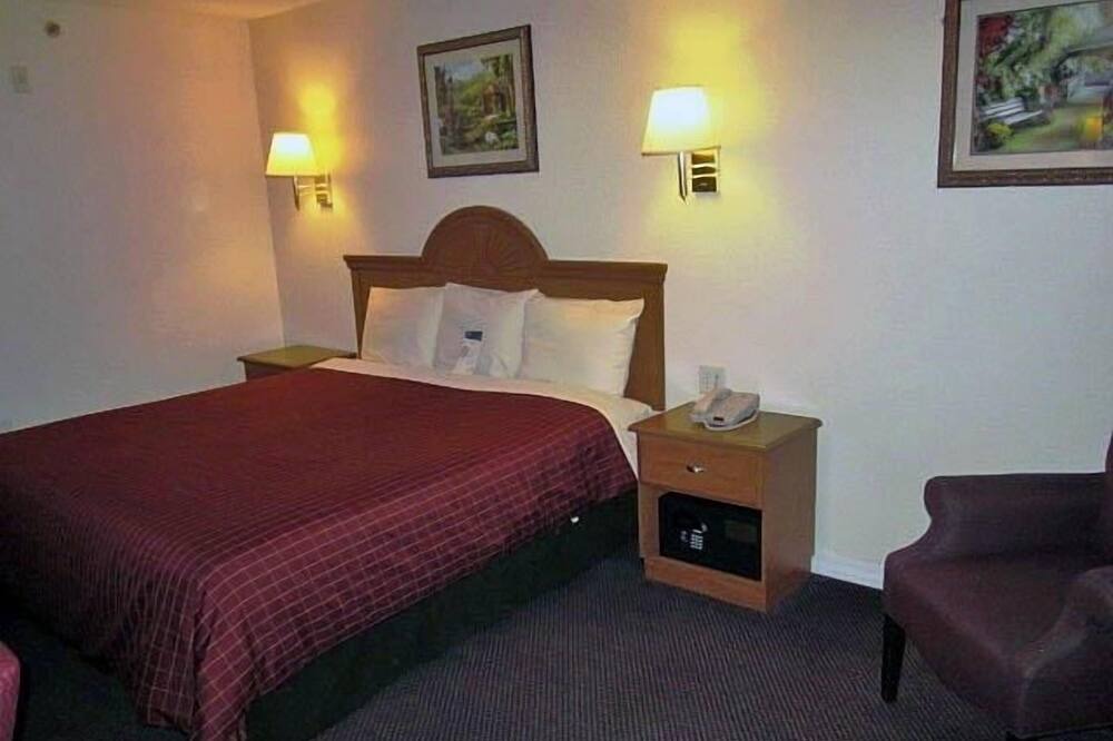 Photo of Bedroom in Hutchins