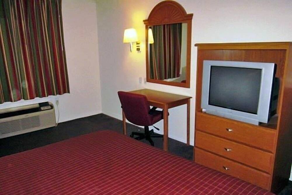 Photo of Bedroom in Hutchins