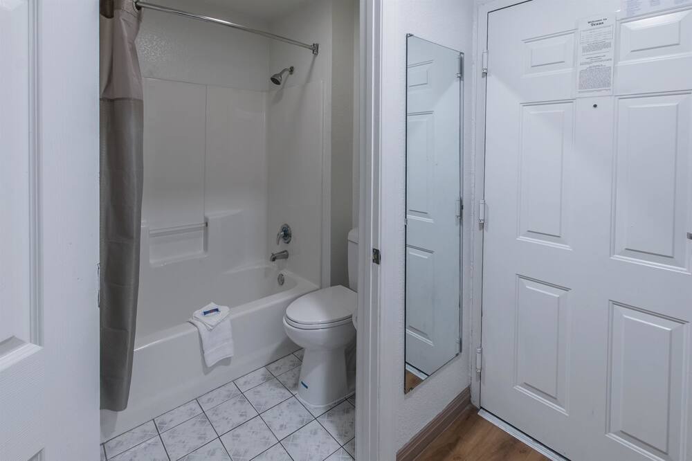 Photo of Bedroom in Hutchins