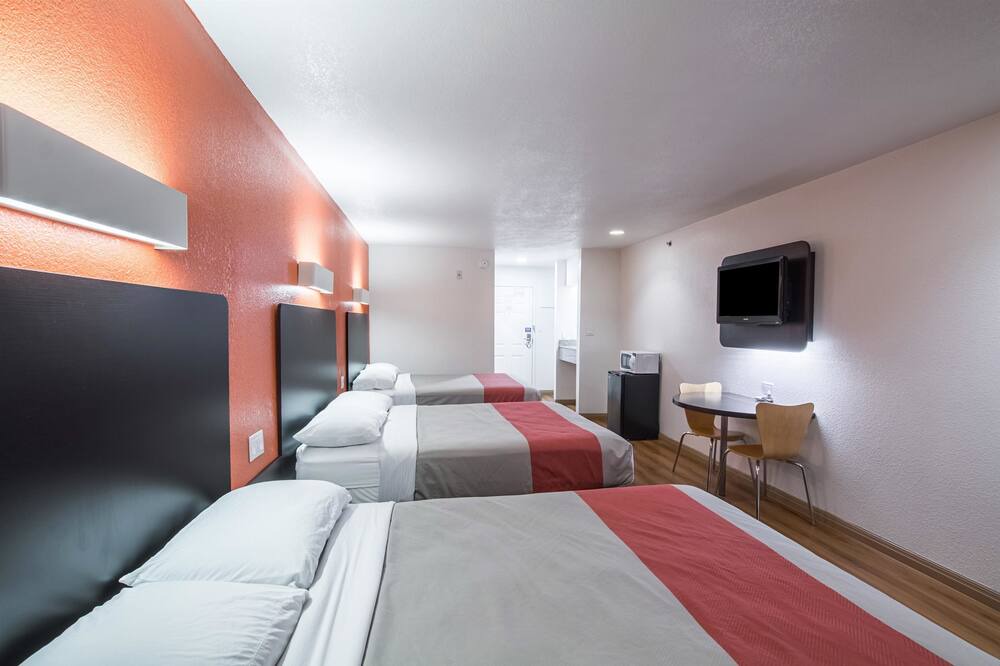 Photo of Bedroom in Hutchins