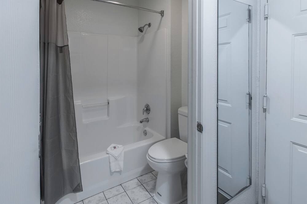 Photo of Bedroom in Hutchins