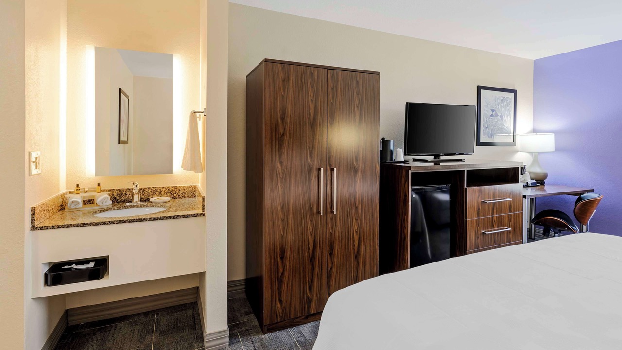 Photo of Bedroom in New Pathways