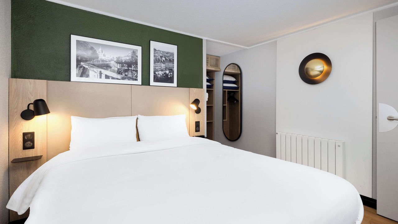 Photo of Bedroom in Cergy