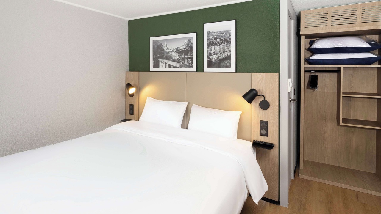 Photo of Bedroom in Cergy