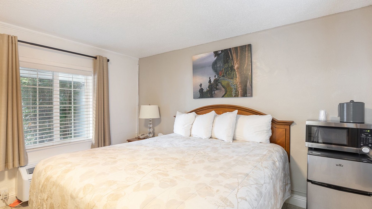 Photo of Bedroom in Cloverdale
