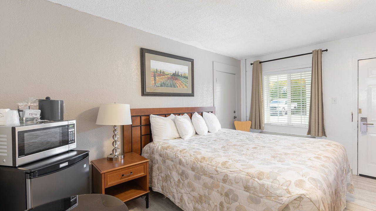 Photo of Bedroom in Cloverdale