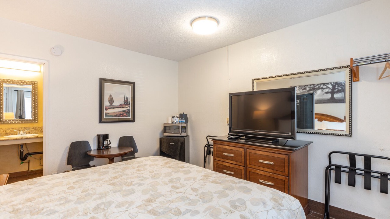 Photo of Bedroom in Cloverdale