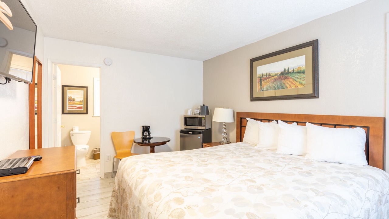 Photo of Bedroom in Cloverdale