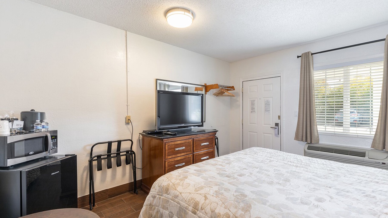 Photo of Bedroom in Cloverdale