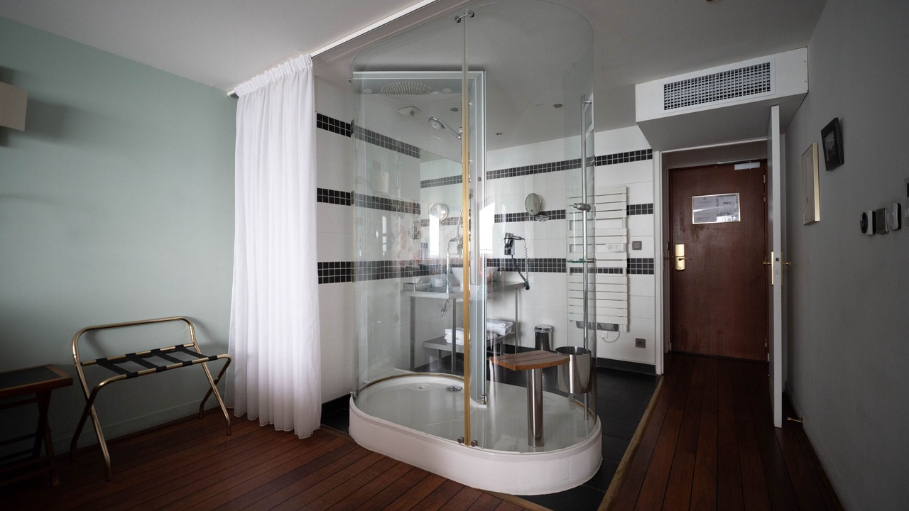 Photo of Bathroom in Saint-Martin-du-Littoral