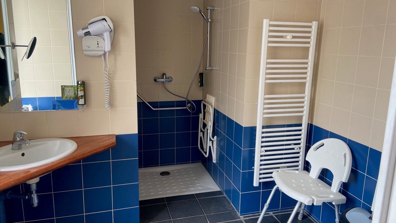 Photo of Bathroom in Saint-Martin-du-Littoral