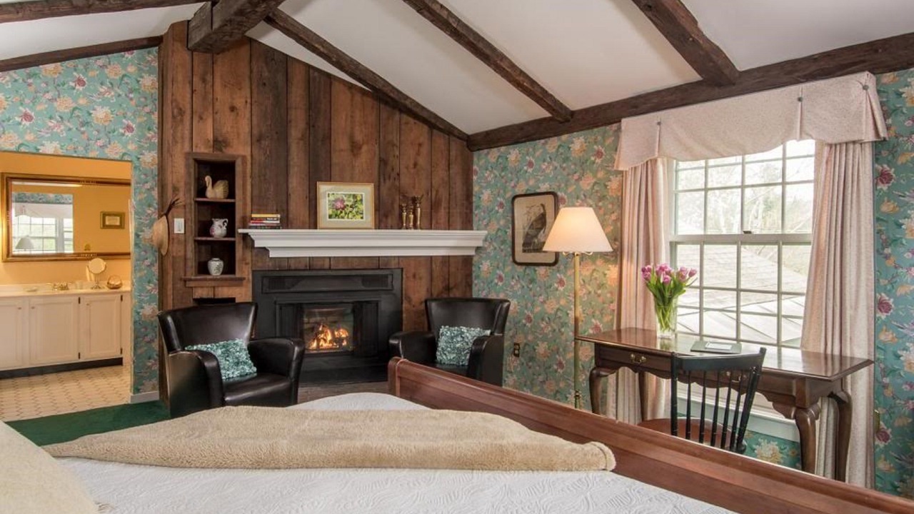 Photo of Livingroom in West Chesterfield