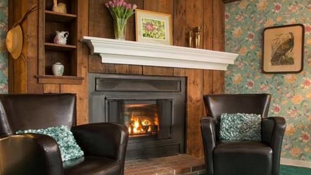 Photo of Livingroom in West Chesterfield