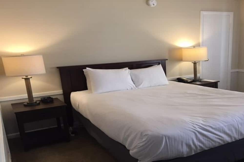 Photo of Bedroom in Warren