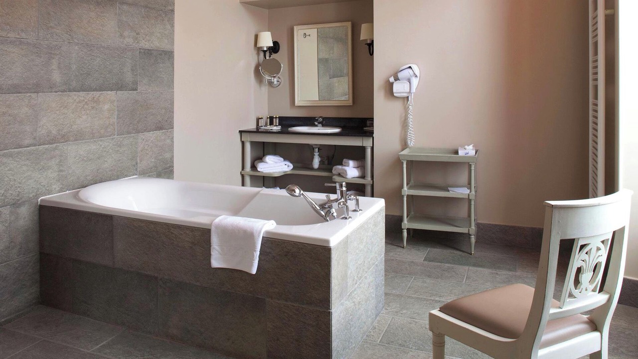 Photo of Bathroom in Augerville-la-Riviere