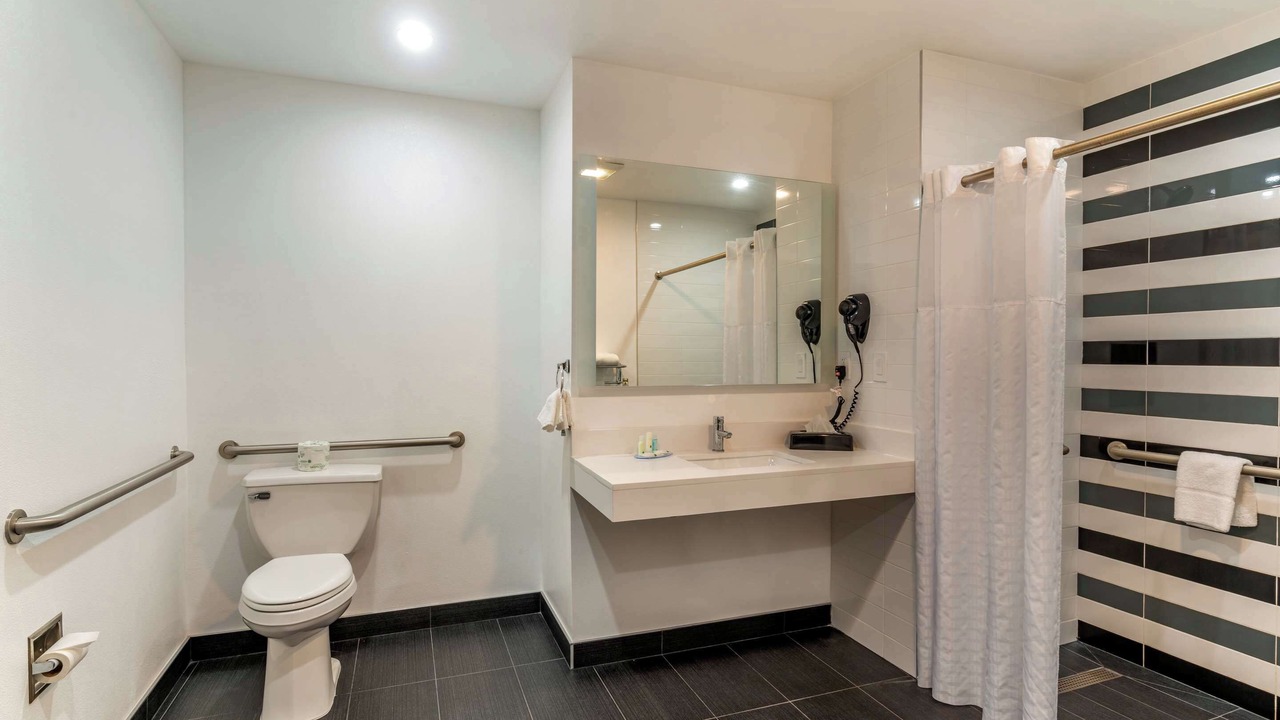 Photo of Bedroom in Nut Tree