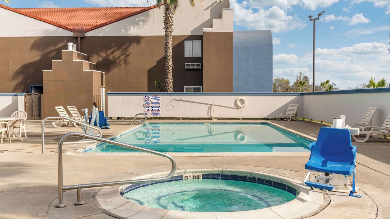 Photo of Outdoor in Nut Tree