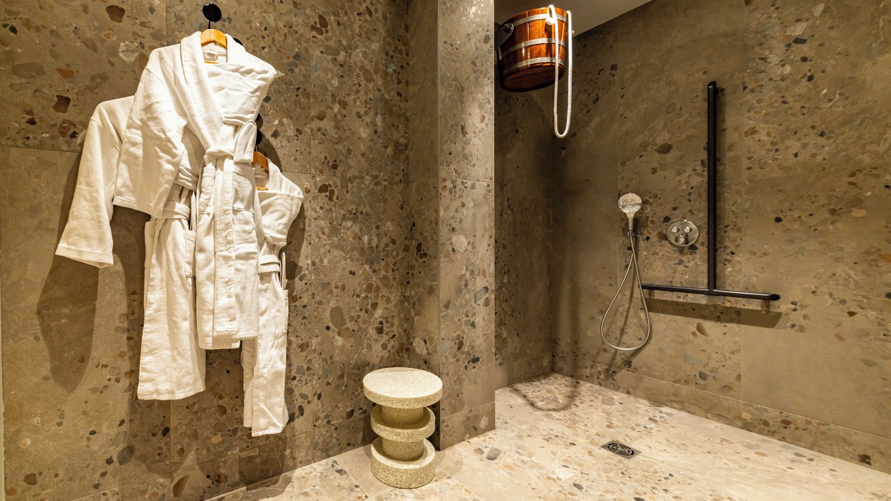 Photo of Others in Centre Erlon