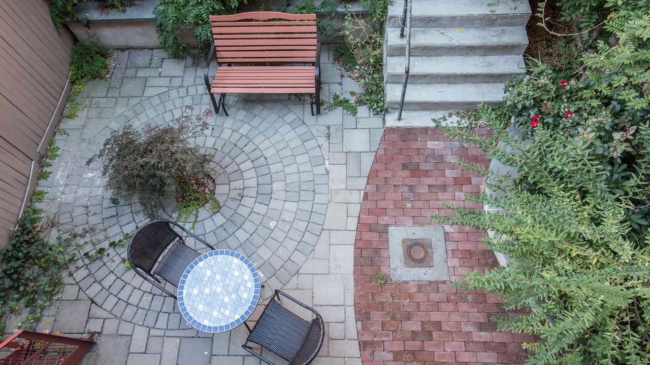 Photo of Patio Balcony in Prudential - St. Botolph