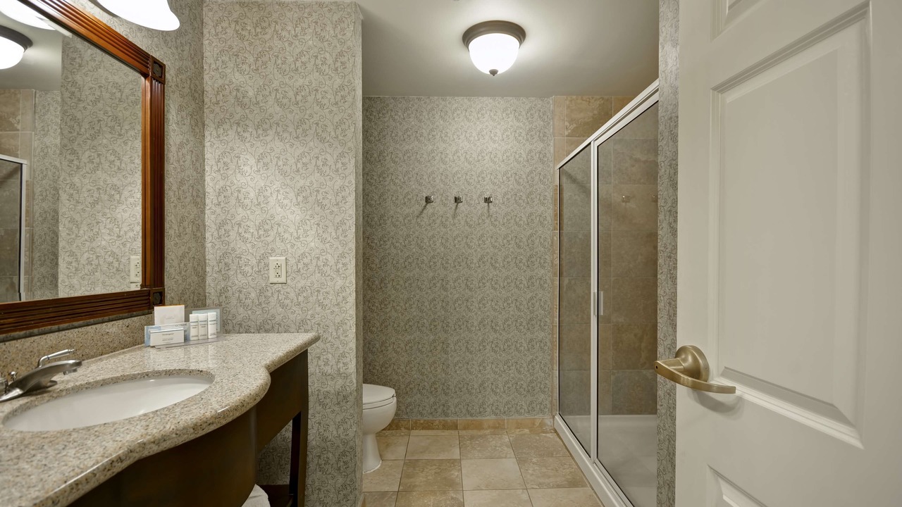 Photo of Bathroom in Yamacraw Village