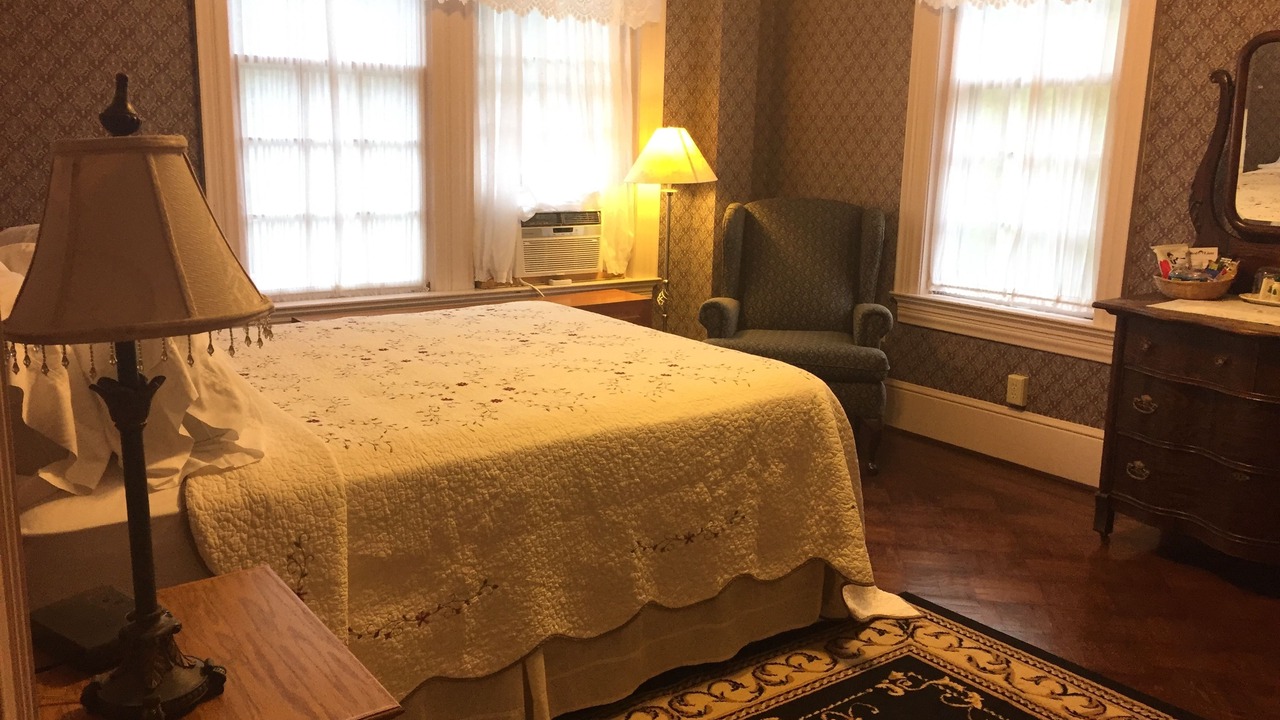 Photo of Bedroom in Red Lion