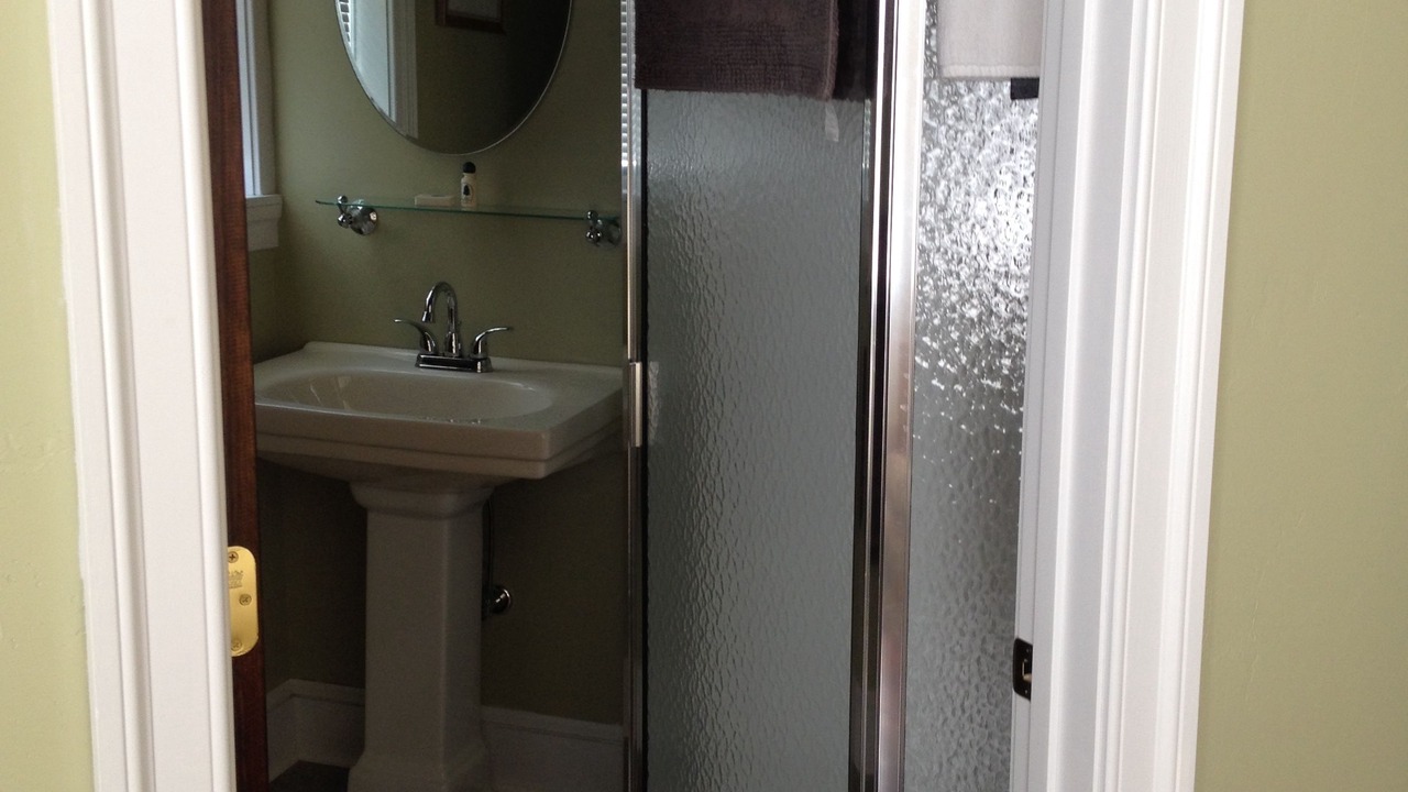 Photo of Bathroom in Red Lion