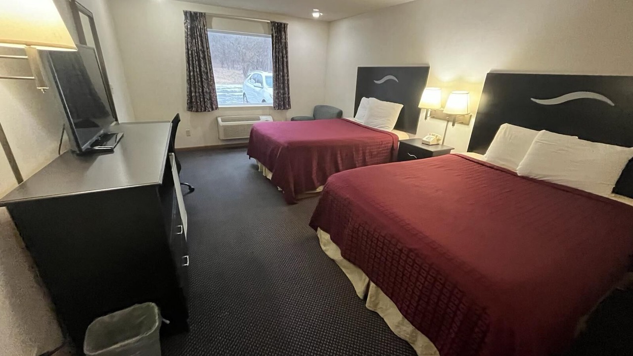Photo of Bedroom in Knob Noster
