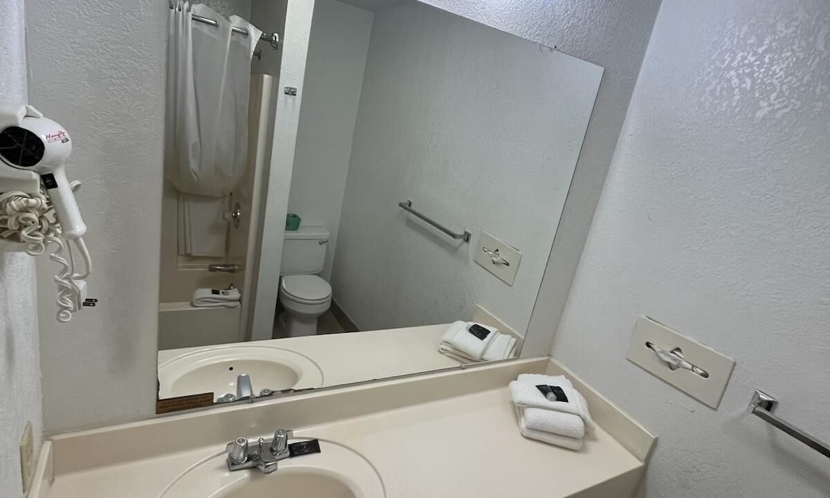 Photo of Bathroom in Knob Noster