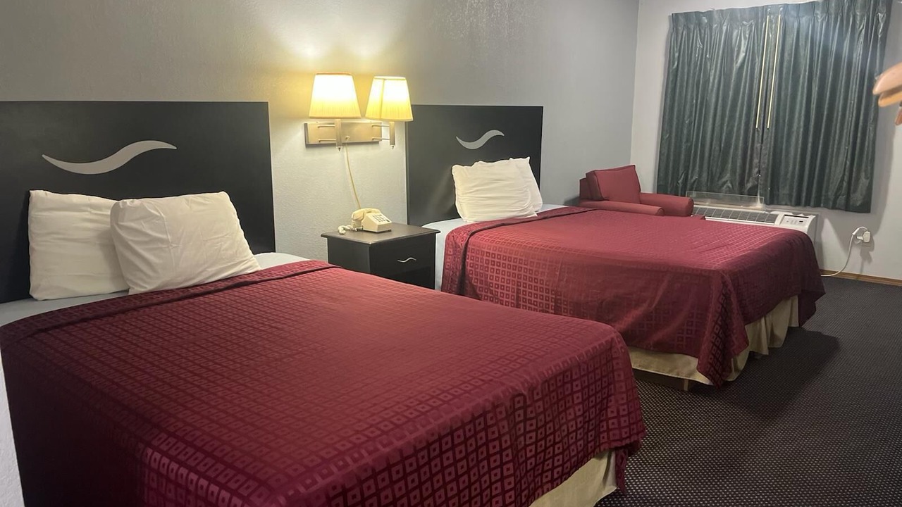 Photo of Bedroom in Knob Noster
