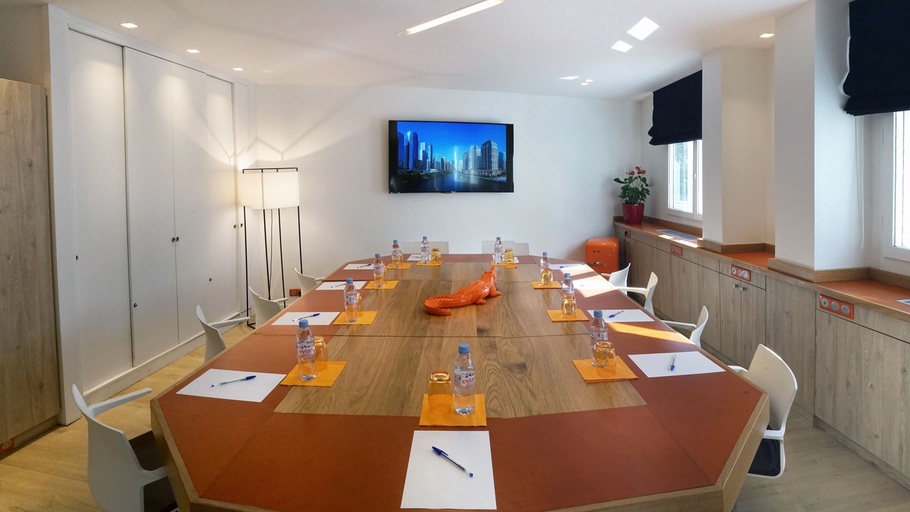 Photo of Others in Zola - Pressense