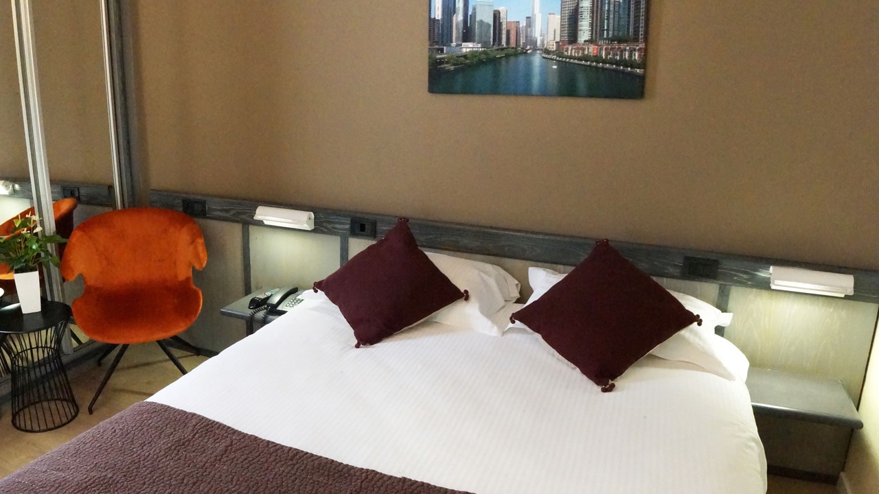 Photo of Bedroom in Zola - Pressense