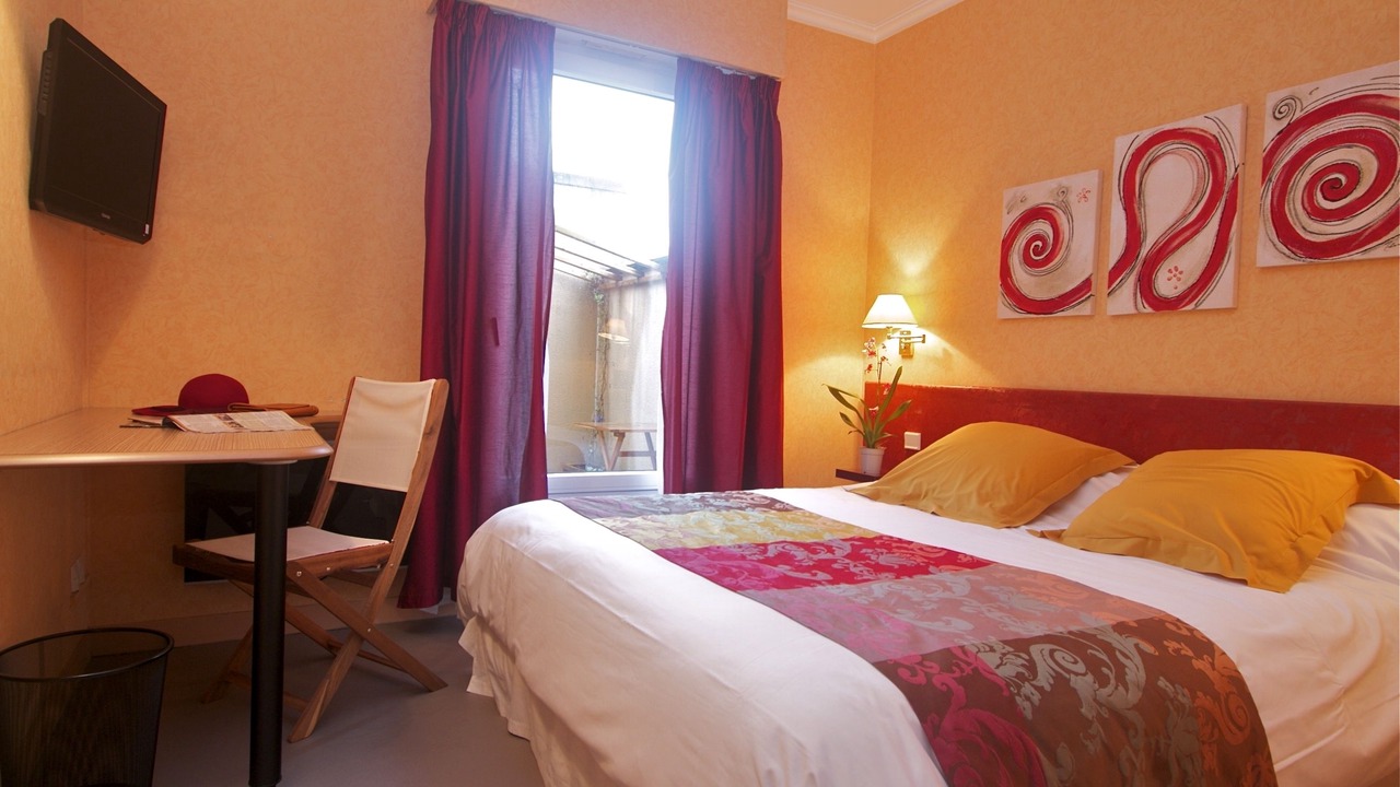 Photo of Bedroom in Nogent-le-Rotrou