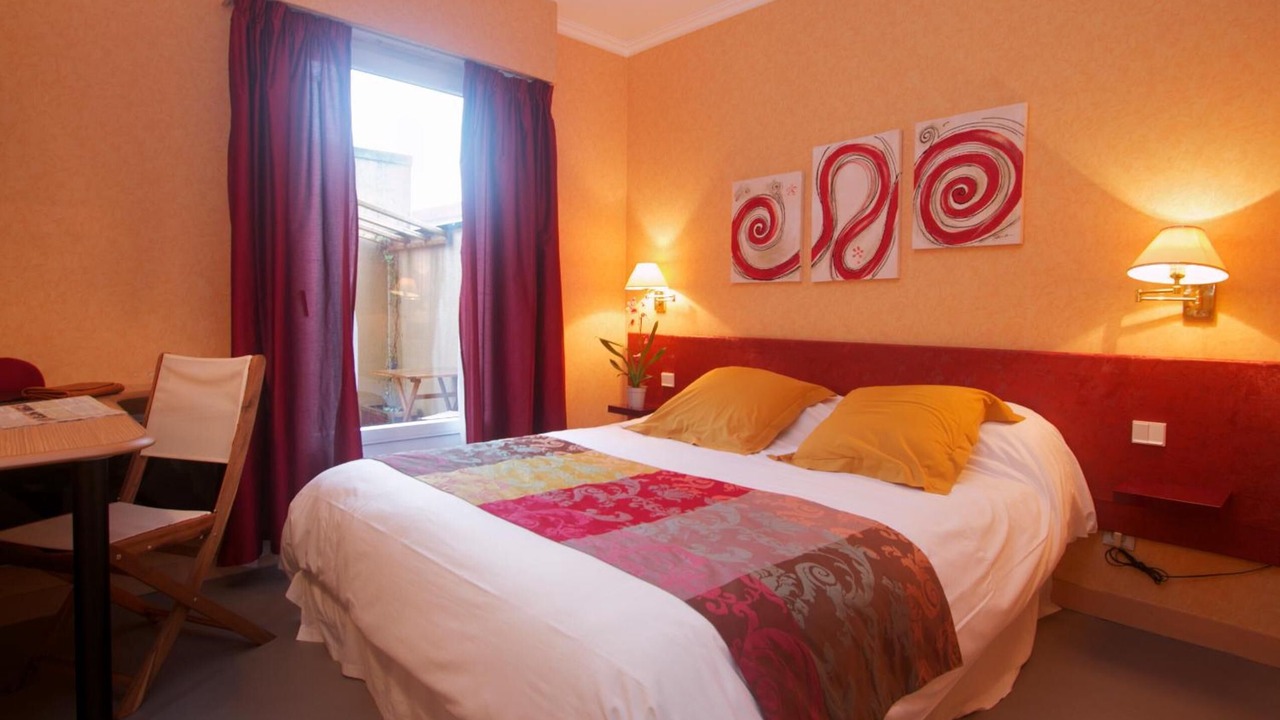 Photo of Bedroom in Nogent-le-Rotrou